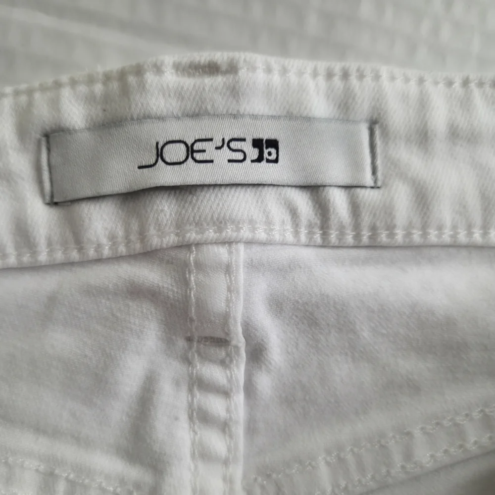 JOE’S WHITE JEANS, Sz 38‎ Raw Hem